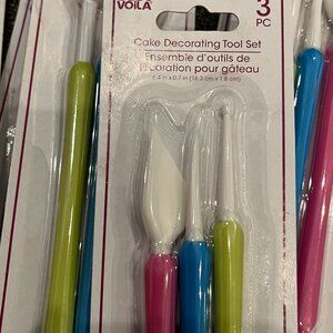 Free Cake Decorating Tool Set Bonus with $25 Purchase